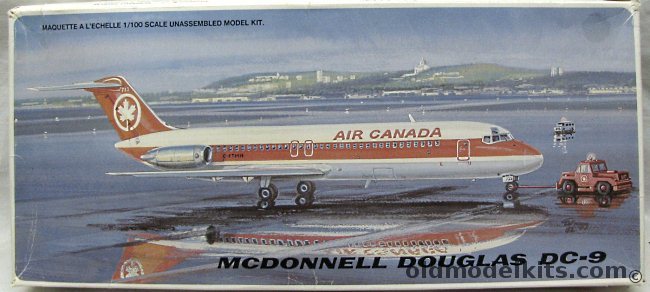 Sealand 1/100 McDonnell Douglas DC-9 With Tow Tractor - Air Canada, 101-428 plastic model kit